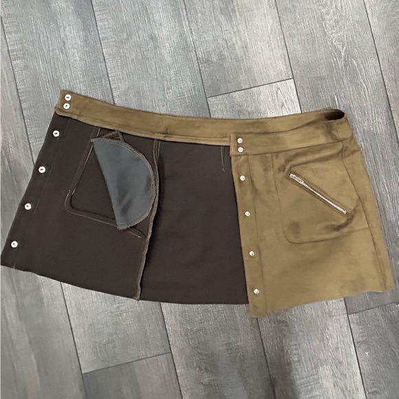 HYFVE Faux Suede Button Up Skirt with Zipper Pockets - Picture 5 of 6